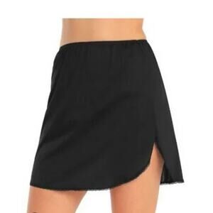 Vanity Fair 11760 360 20 Inch Half Slip Black Nylon NWT size Medium